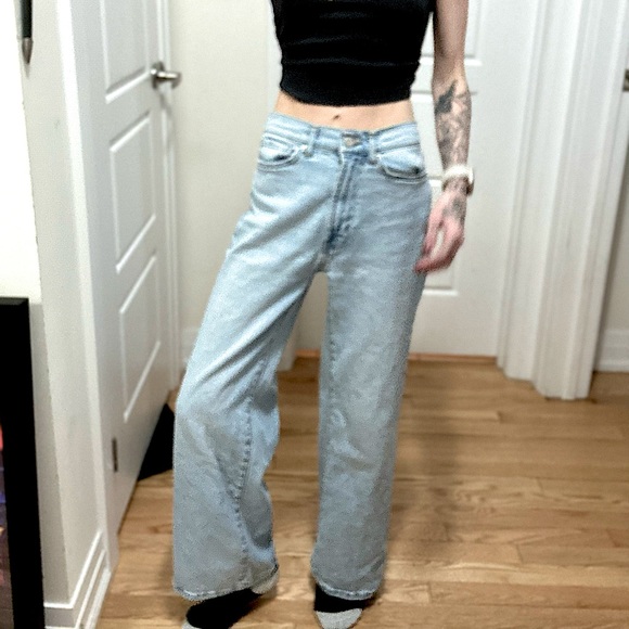 Highwaisted Flared Jeans From Urban Outfitters - Picture 10 of 14